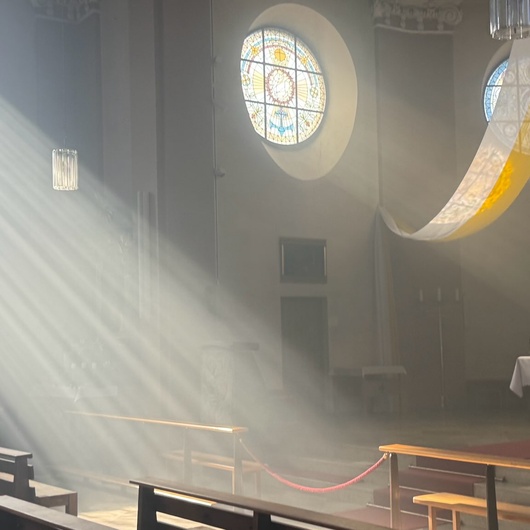 Brandstiftung Pfarrkirche St. Margareta - rußgeschwängerte Pfarrkirche